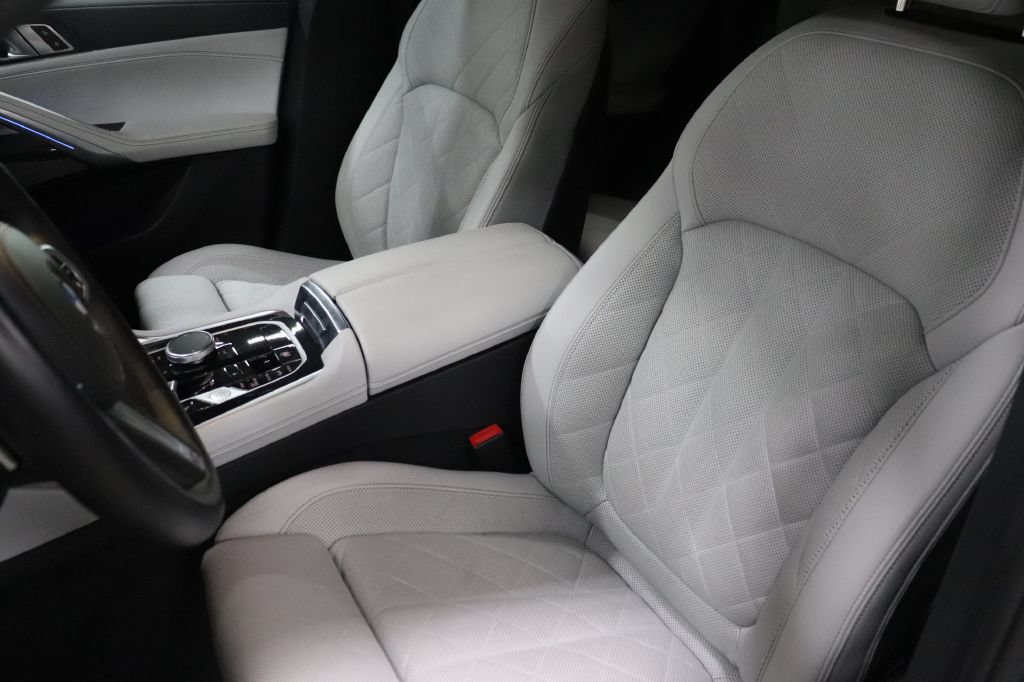 Used 2026 BMW X6 xDrive40i AWD/4WD image 11