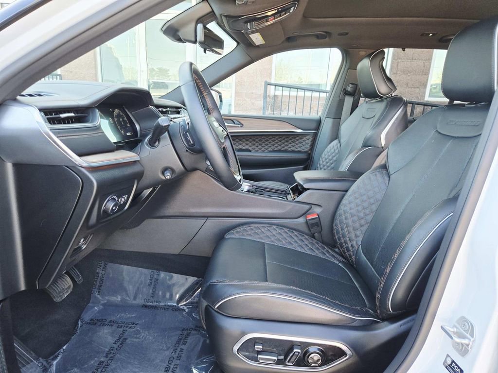 Used 2025 Jeep Grand Cherokee Summit w/ Adv Protech Group IV image 13