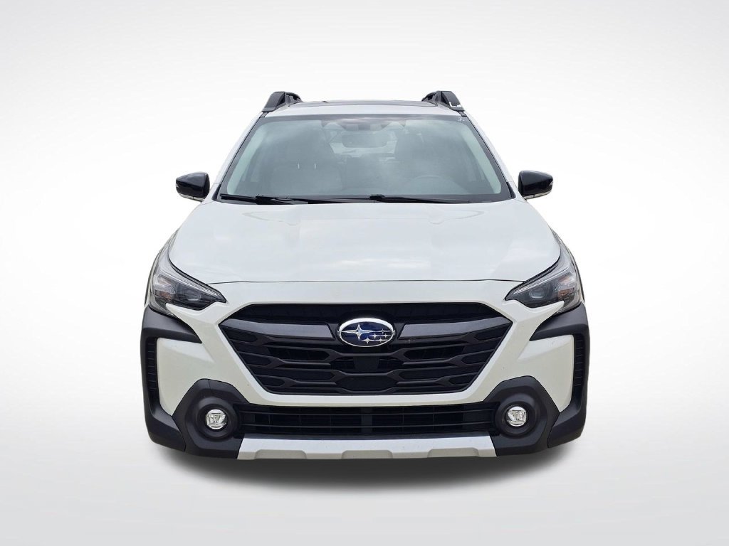 Used 2025 Subaru Outback Limited AWD/4WD image 2