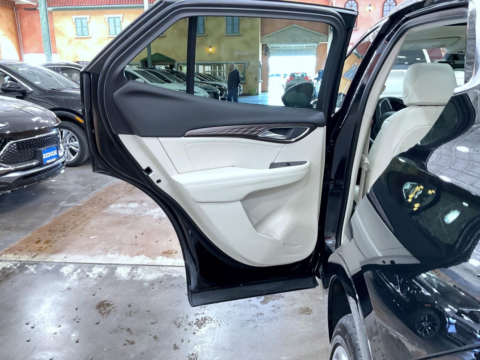 Used 2023 Buick Envision Avenir image 20