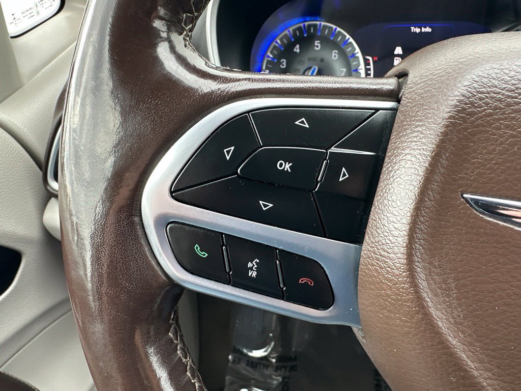 Used 2020 Chrysler Pacifica Touring-L Plus FWD image 41