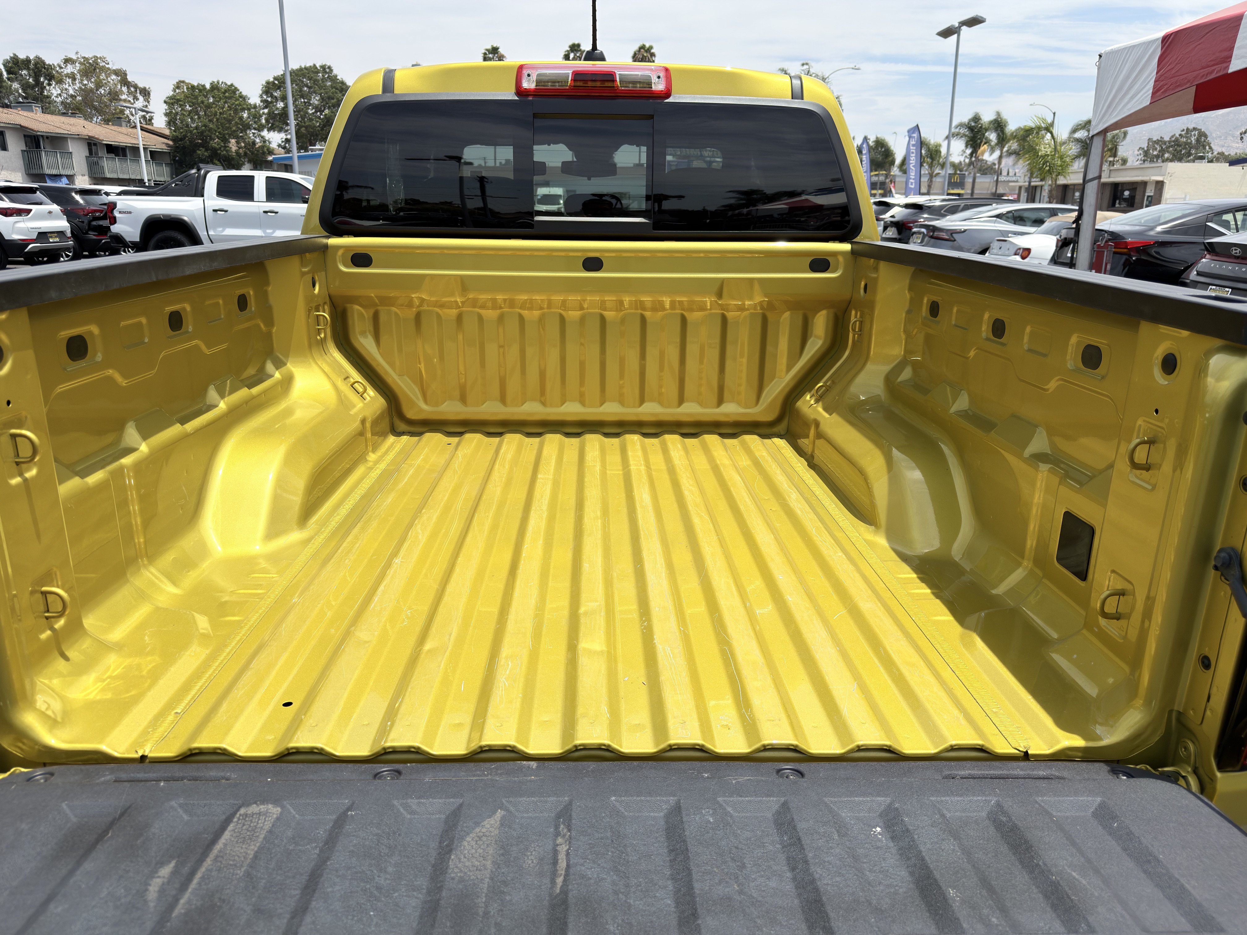 Used 2024 Chevrolet Colorado Trail Boss w/ LPO, Dark Essentials Package AWD/4WD image 19