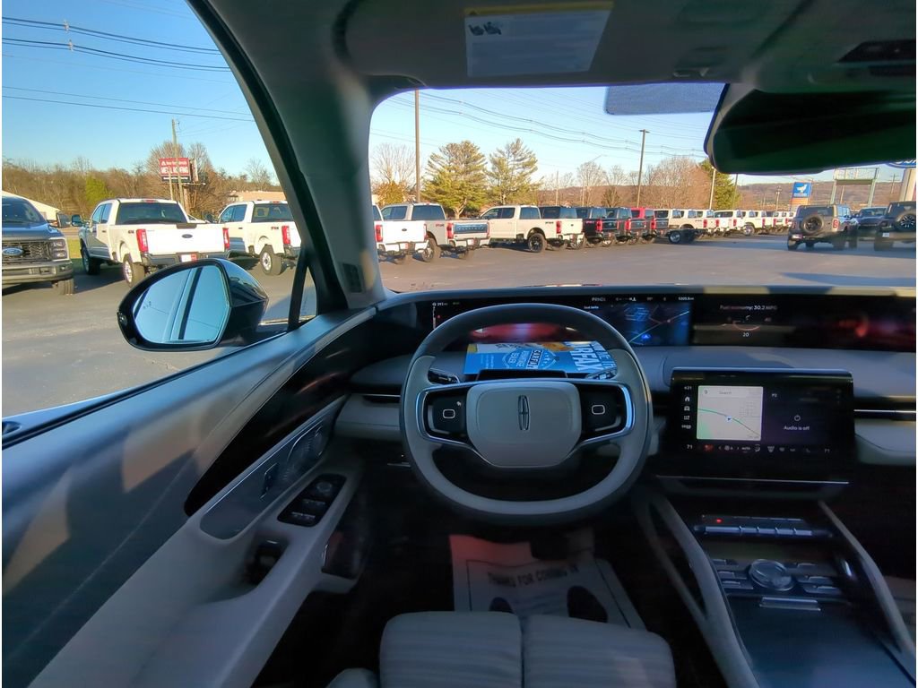 Used 2025 Lincoln Nautilus Reserve image 14