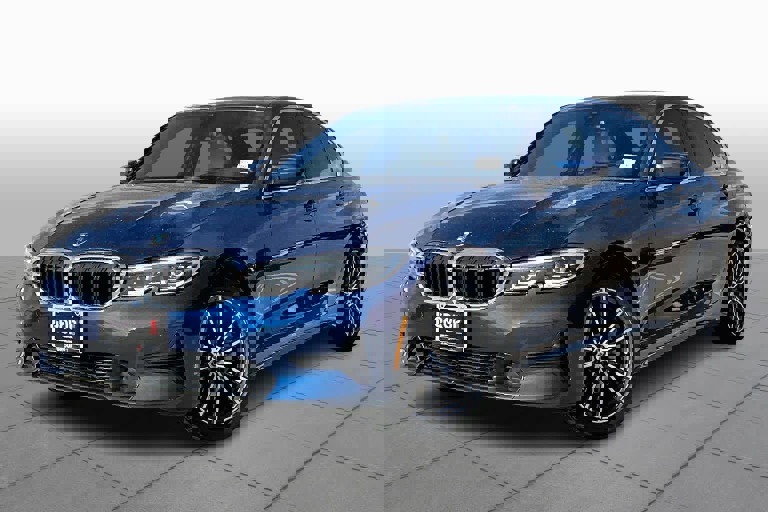 Used 2021 BMW 330i Sedan w/ Premium Package image 2