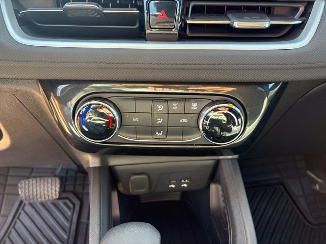 Used 2025 Chevrolet TrailBlazer LT AWD/4WD image 23