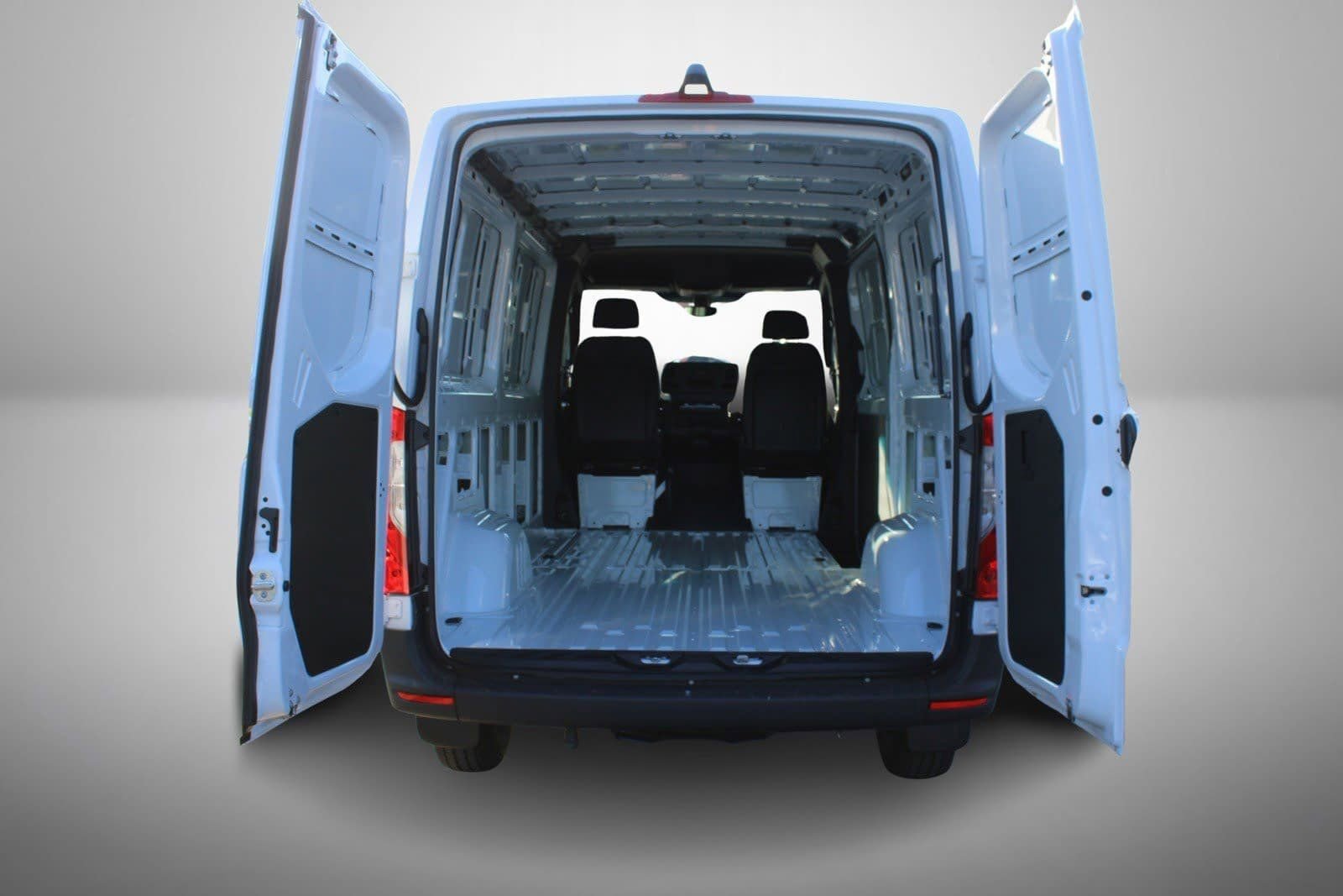 Used 2025 Mercedes-Benz Sprinter 2500 image 11