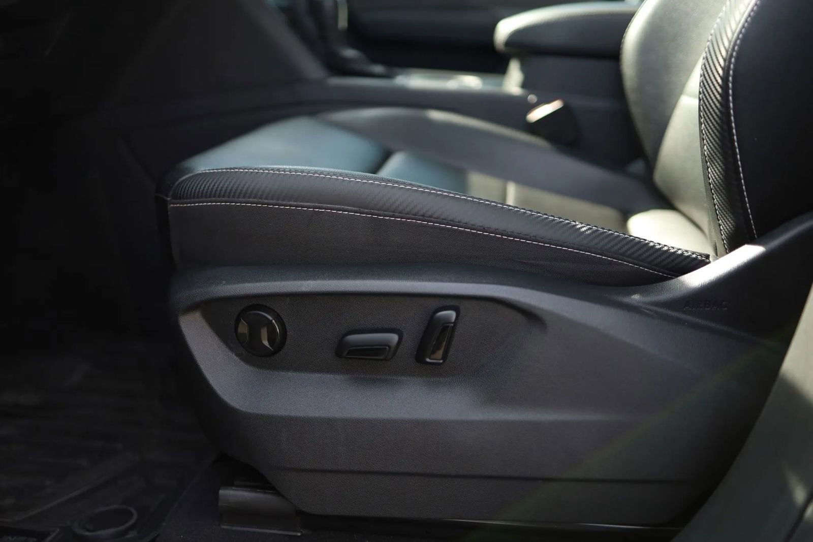 Used 2022 Volkswagen Atlas Cross Sport SE image 12