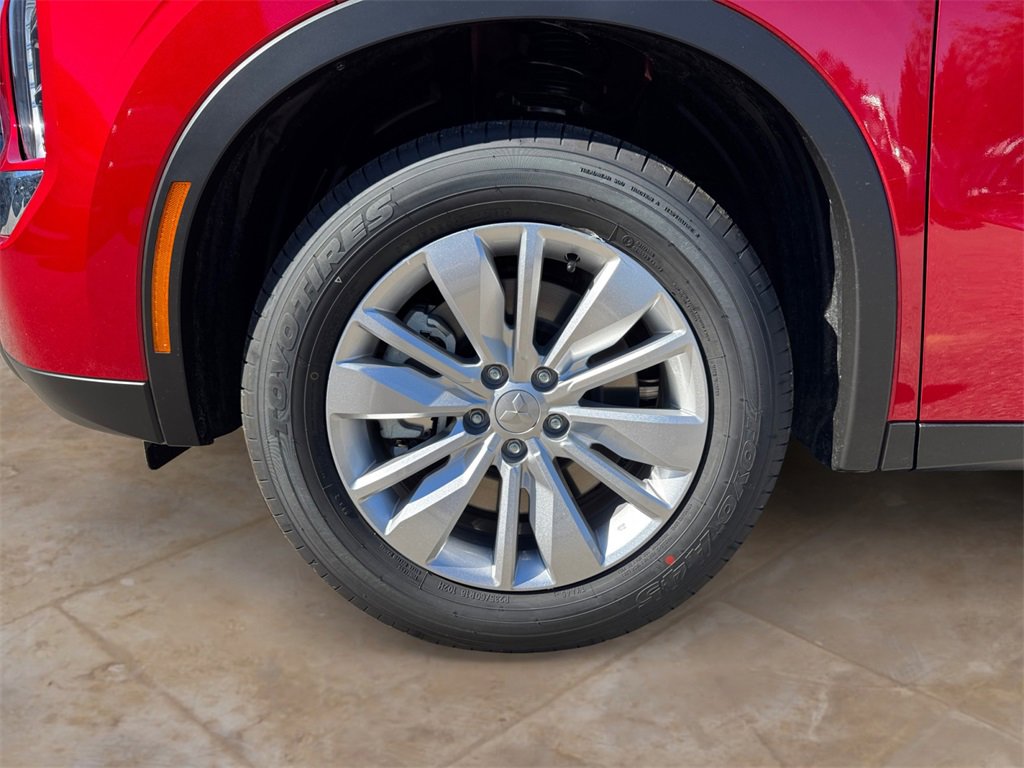 New 2025 Mitsubishi Outlander ES image 14