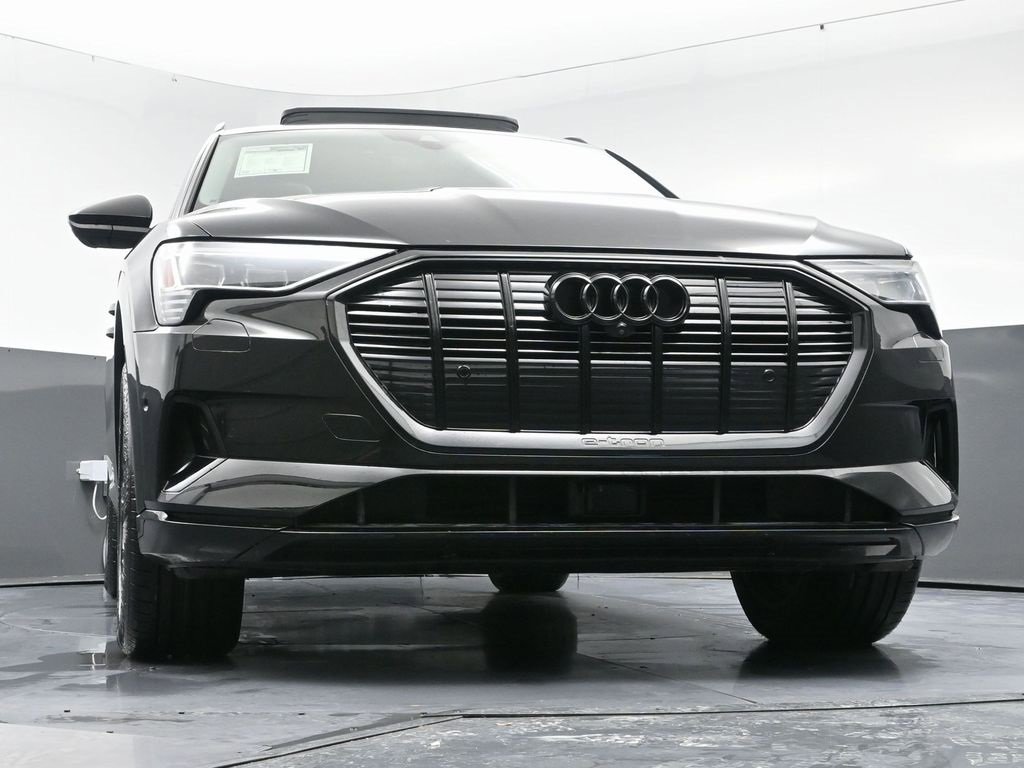 Used 2019 Audi e-tron Prestige w/ Prestige Package image 50