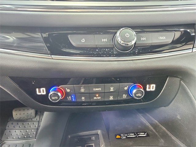 Used 2024 Buick Enclave Premium image 32