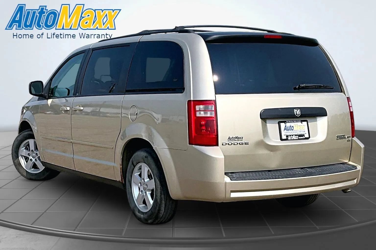 Used 2010 Dodge Grand Caravan Hero w/ Popular Equipment Group FWD image 4