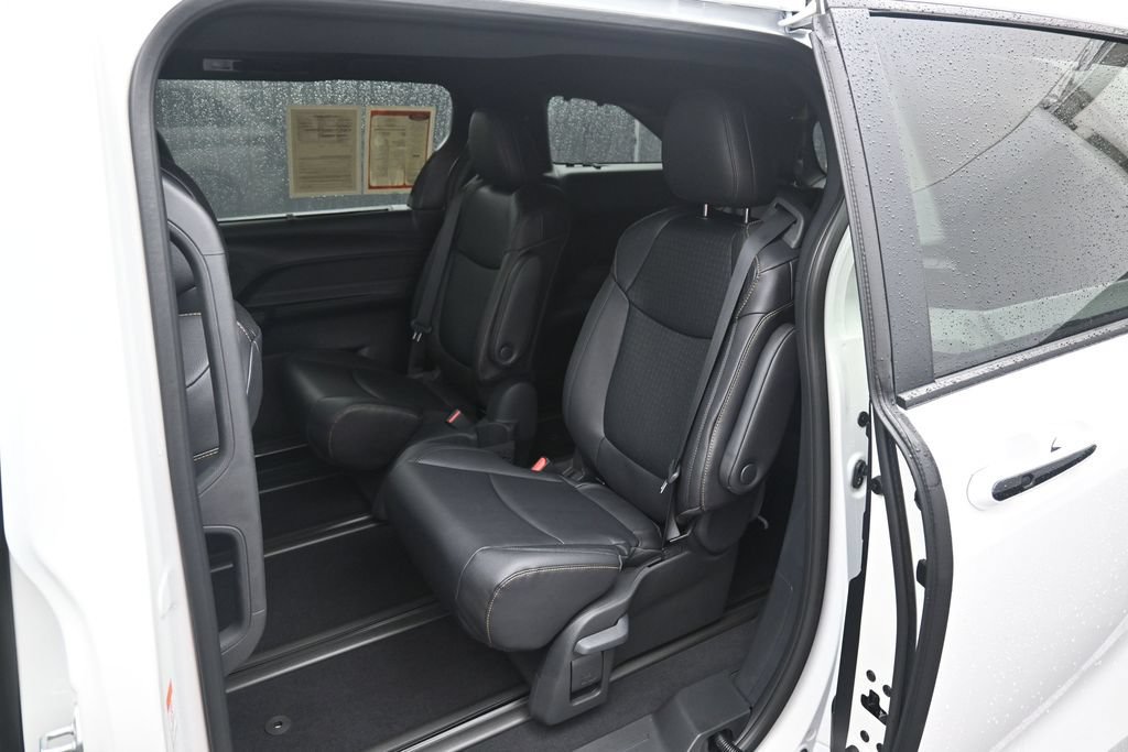 Certified 2026 Toyota Sienna XLE Woodland Edition AWD/4WD image 28