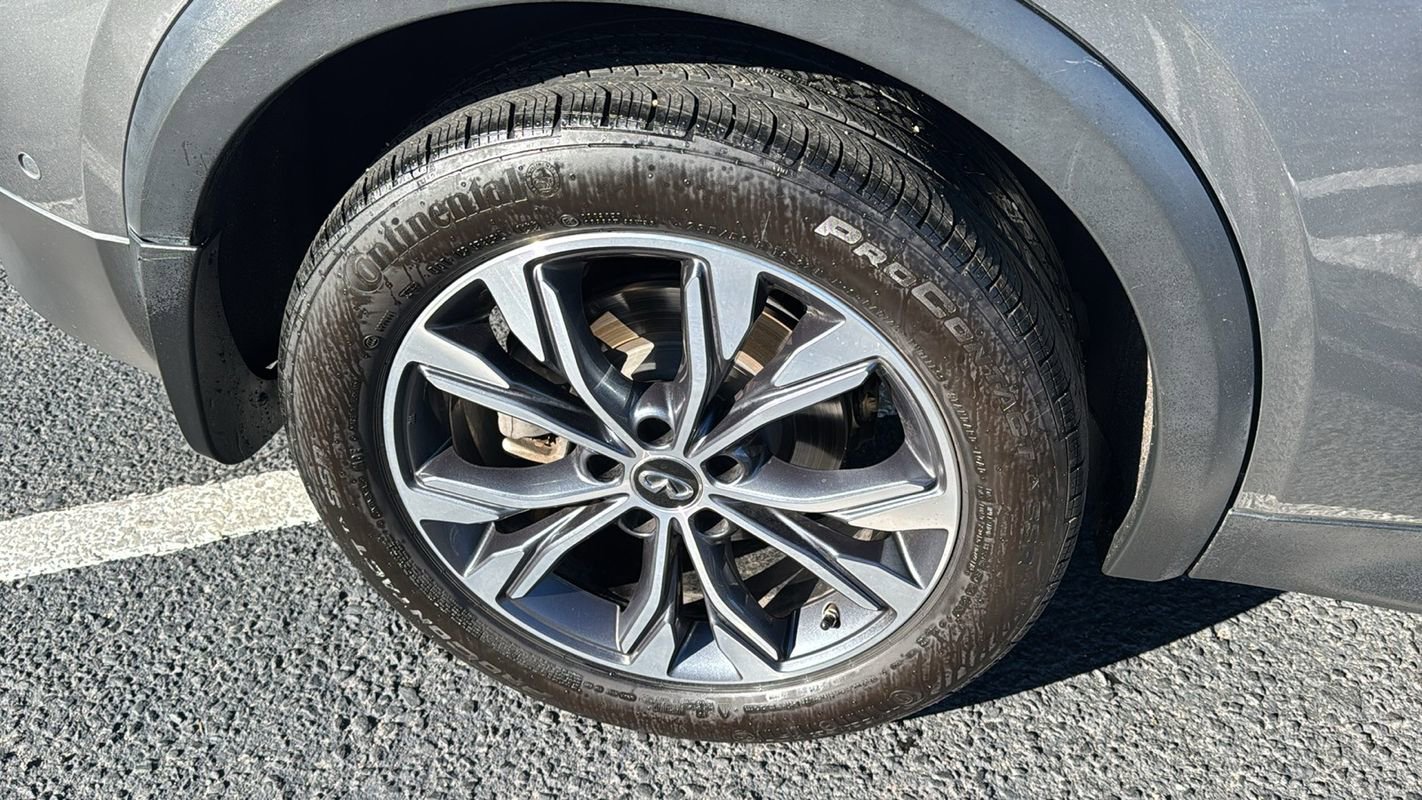 Used 2018 INFINITI QX30 Premium w/ Technology Package image 16