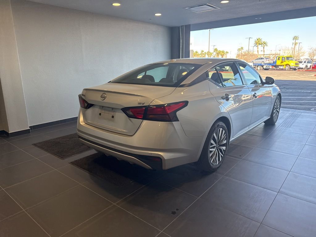 Used 2023 Nissan Altima 2.5 SV image 5