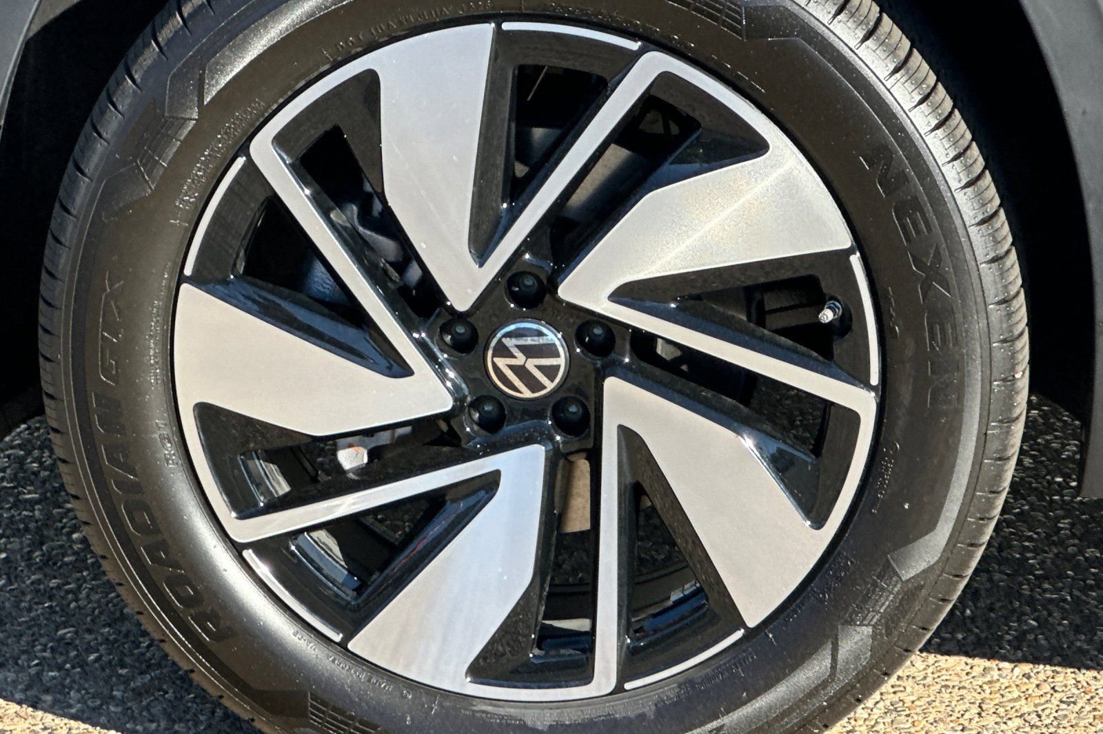 New 2026 Volkswagen Atlas SE image 26