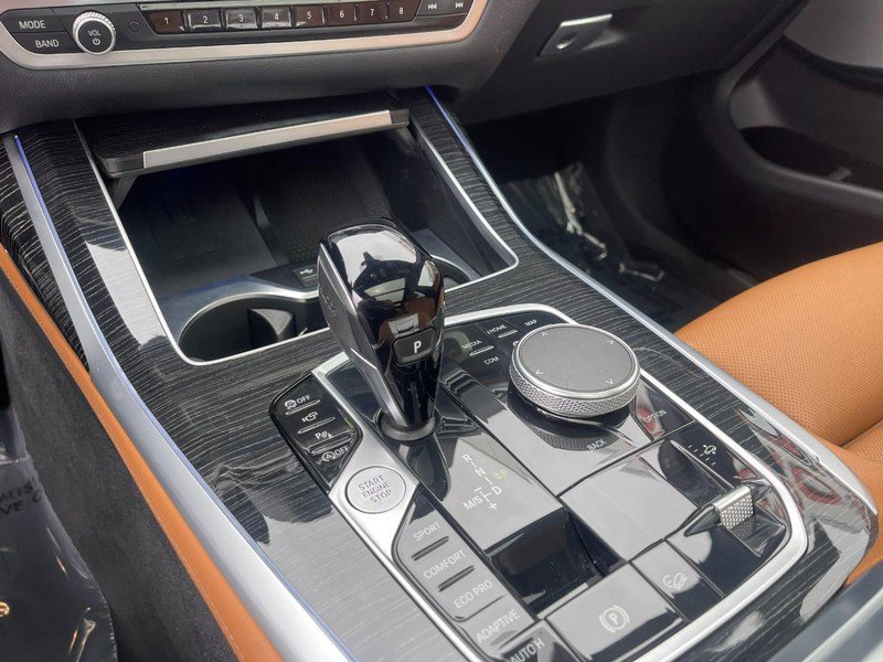 Used 2022 BMW X7 M50i w/ Luxury Seating Package image 40