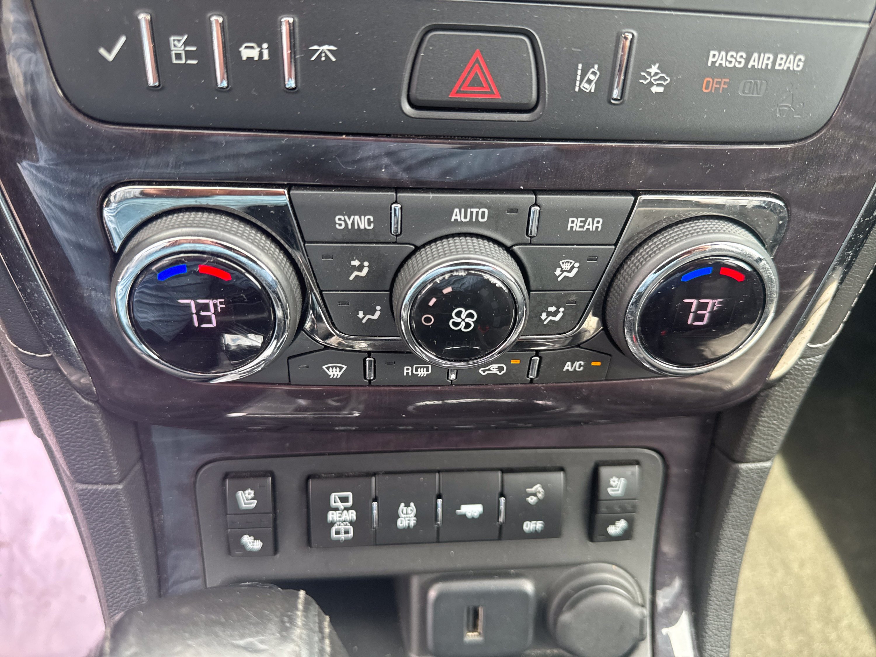 Used 2017 Buick Enclave Premium w/ Experience Buick Package FWD image 18