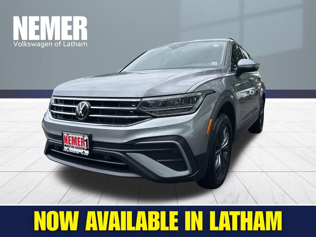 Certified 2024 Volkswagen Tiguan SE AWD/4WD image 1