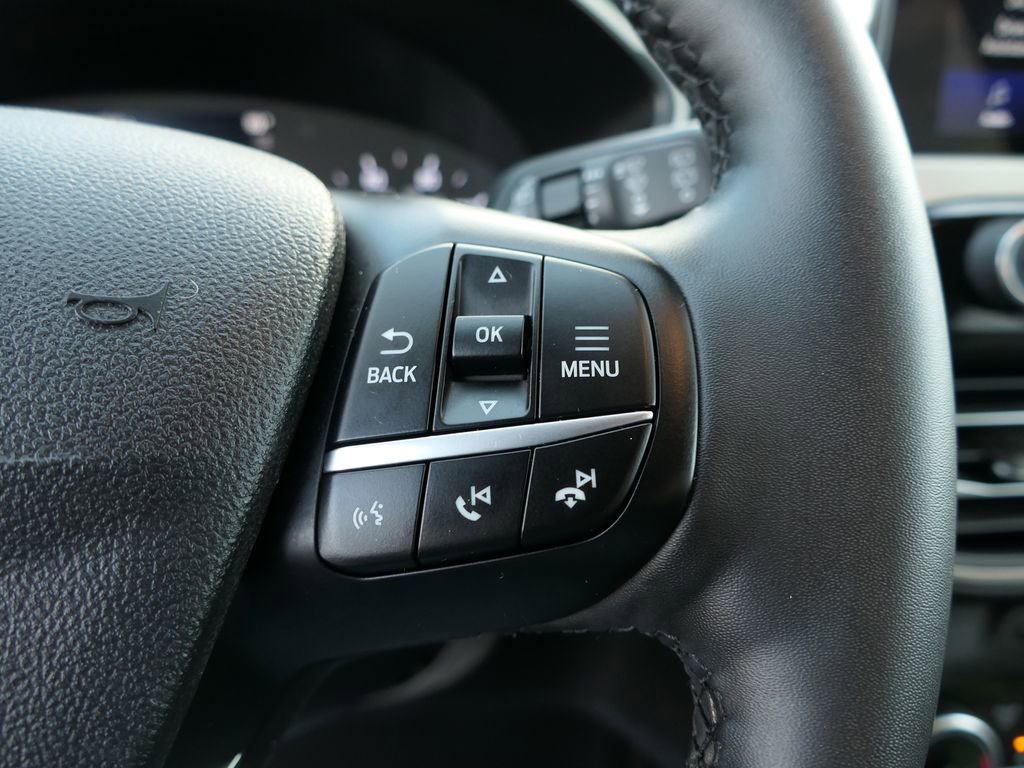 Used 2022 Ford Escape SE w/ SE Sport Appearance Package image 17