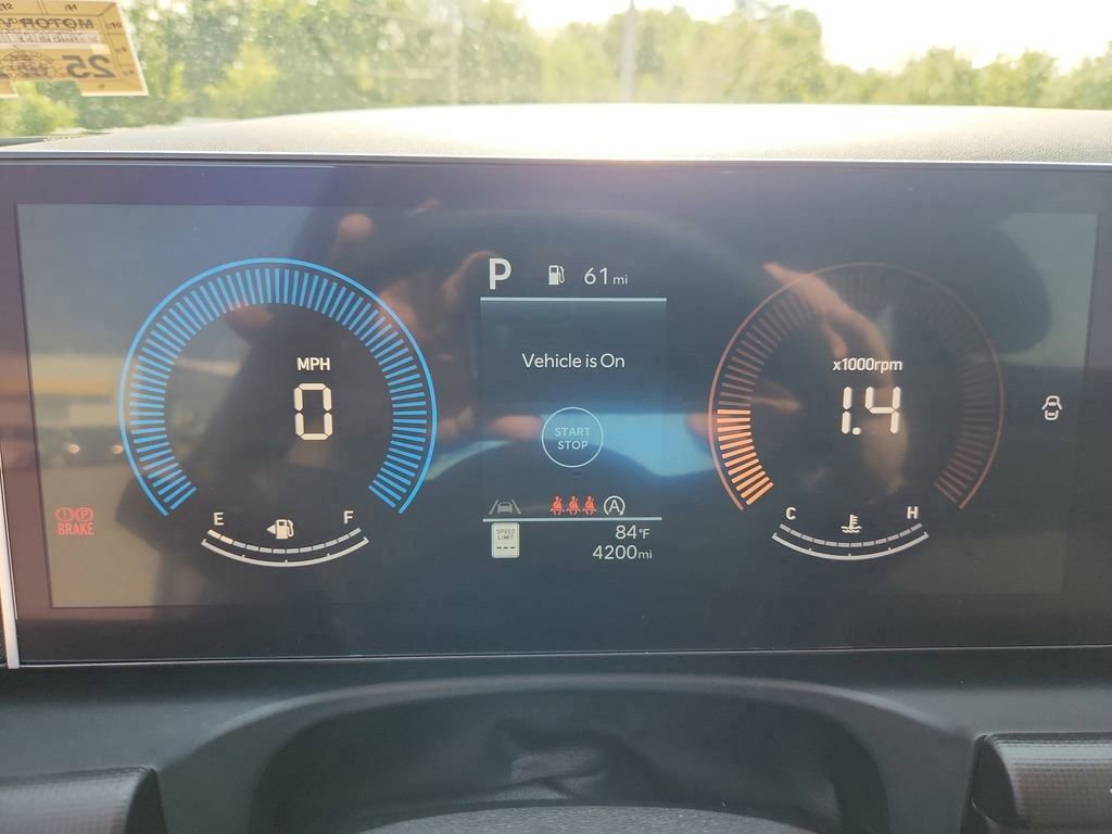 Used 2025 Hyundai Tucson SE image 14