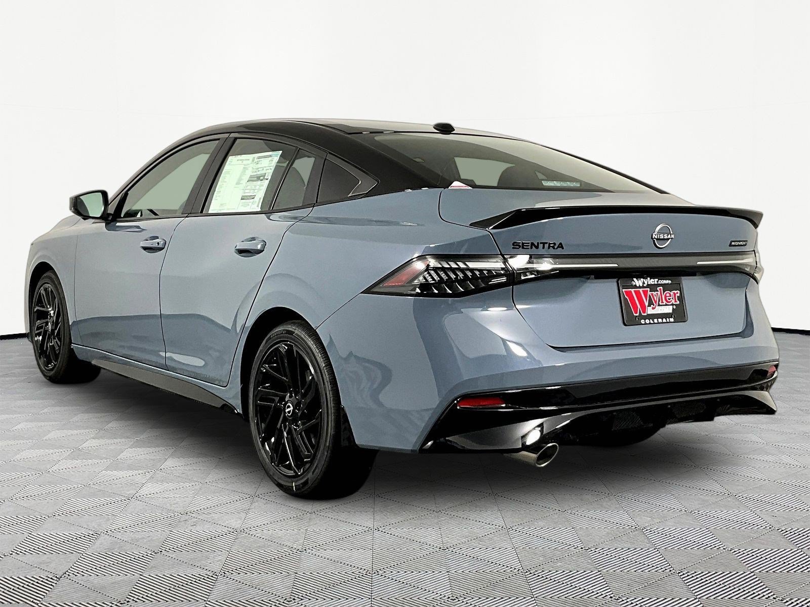 New 2027 Nissan Sentra SR w/ SR Premium Package FWD image 4