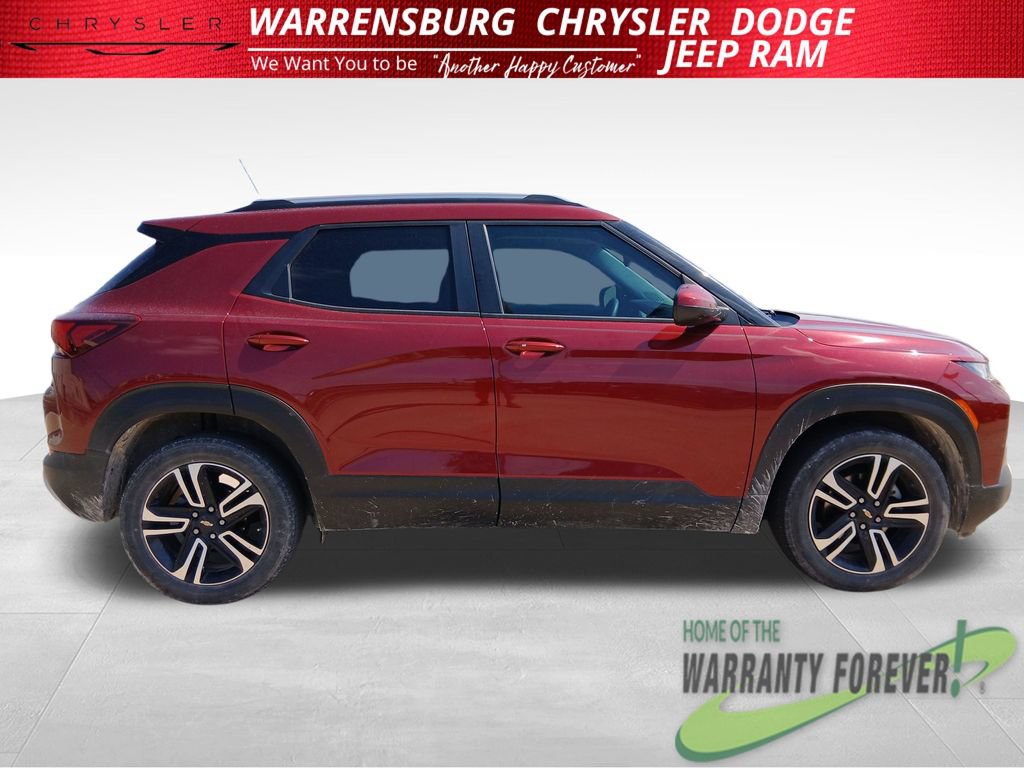 Used 2023 Chevrolet TrailBlazer LT w/ Convenience Package FWD image 3