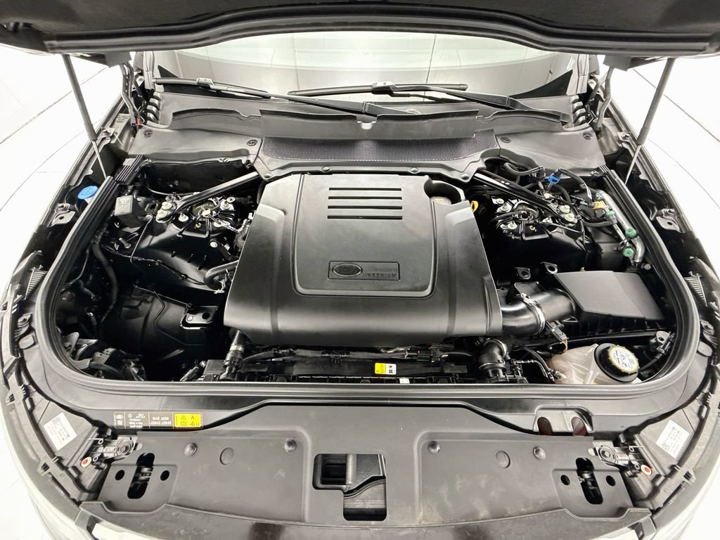Certified 2025 Land Rover Discovery S AWD/4WD image 28
