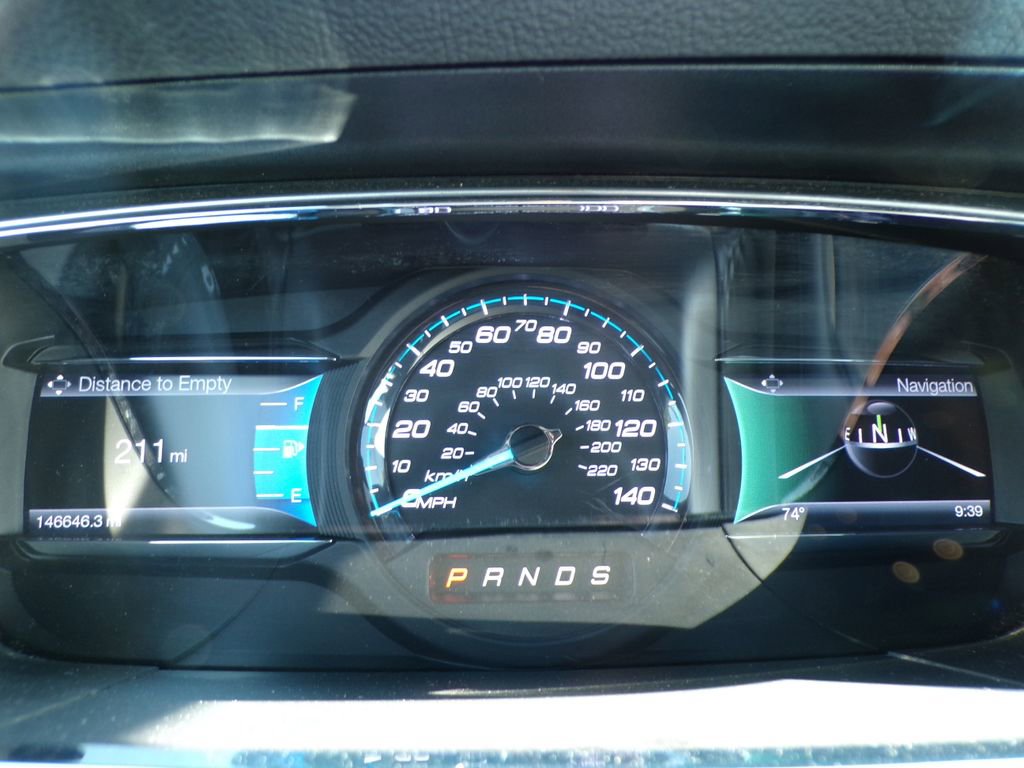 Used 2015 Ford Taurus SEL w/ Equipment Group 201A FWD image 25