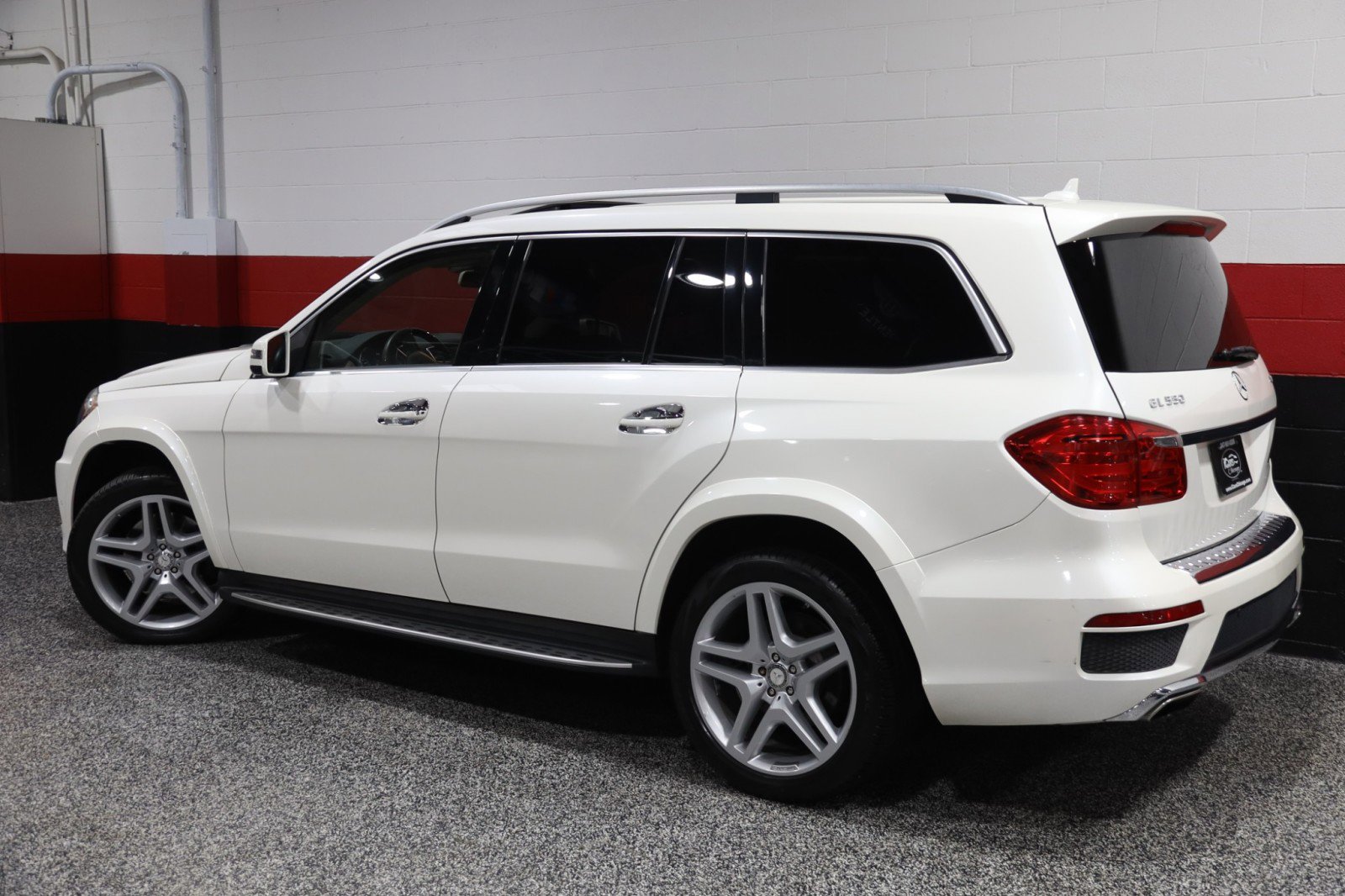 Used 2013 Mercedes-Benz GL 550 4MATIC AMG Sport 4dr Suv image 24