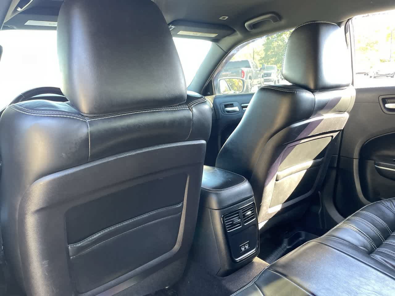 Used 2018 Chrysler 300 S AWD/4WD image 19