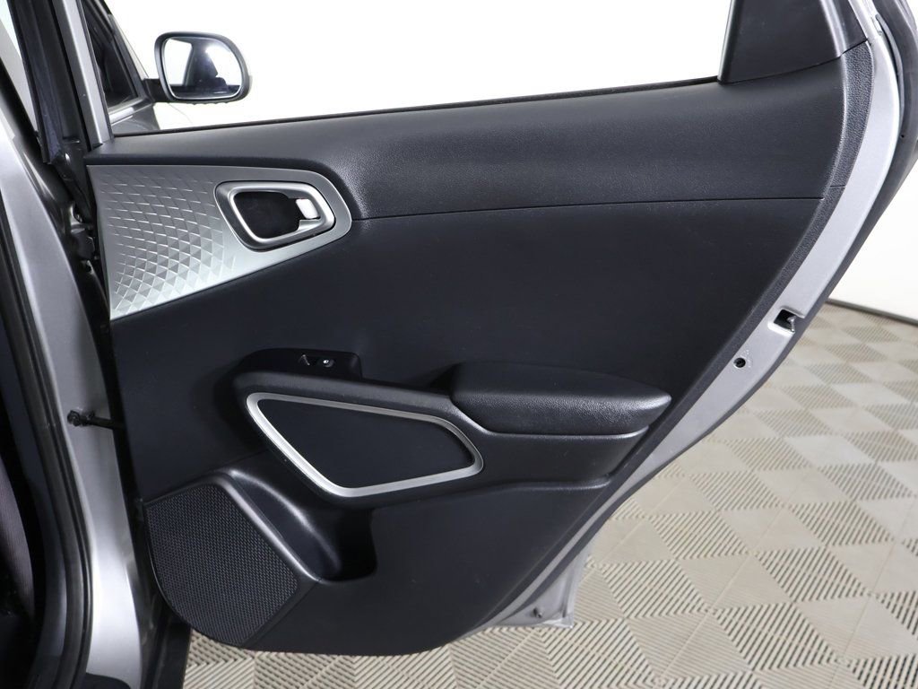 Used 2022 Kia Soul LX w/ Technology Package image 23