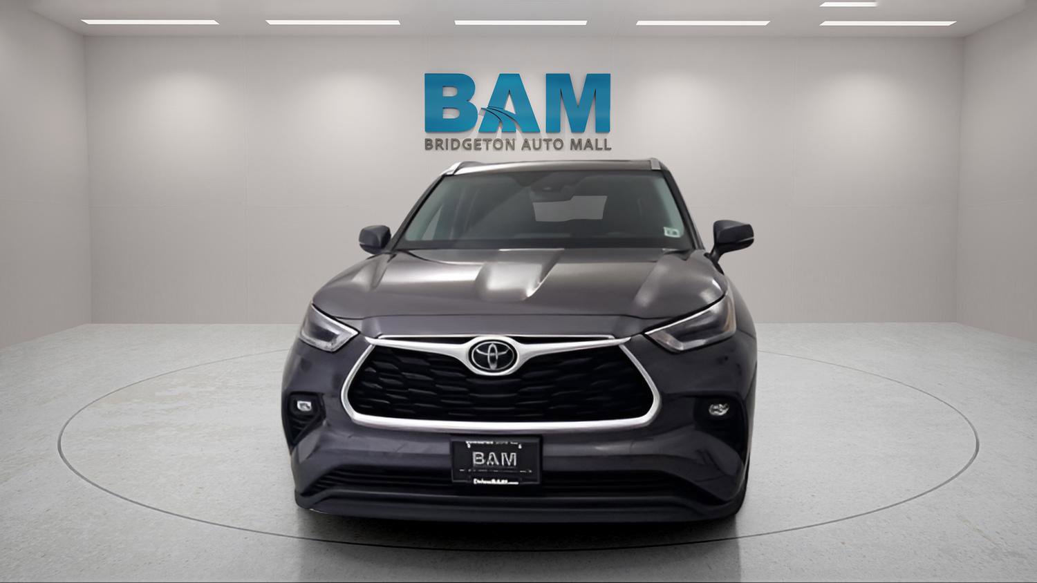 Used 2021 Toyota Highlander XLE image 4