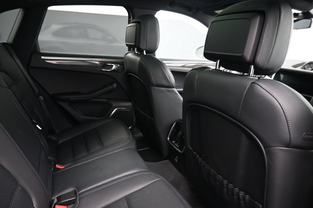 Used 2023 Porsche Macan S AWD/4WD image 7