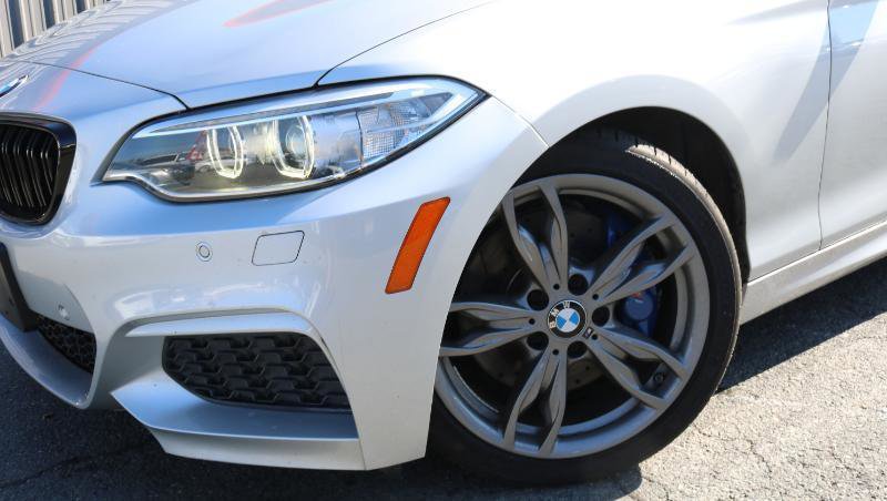 Used 2015 BMW M235i Convertible image 4