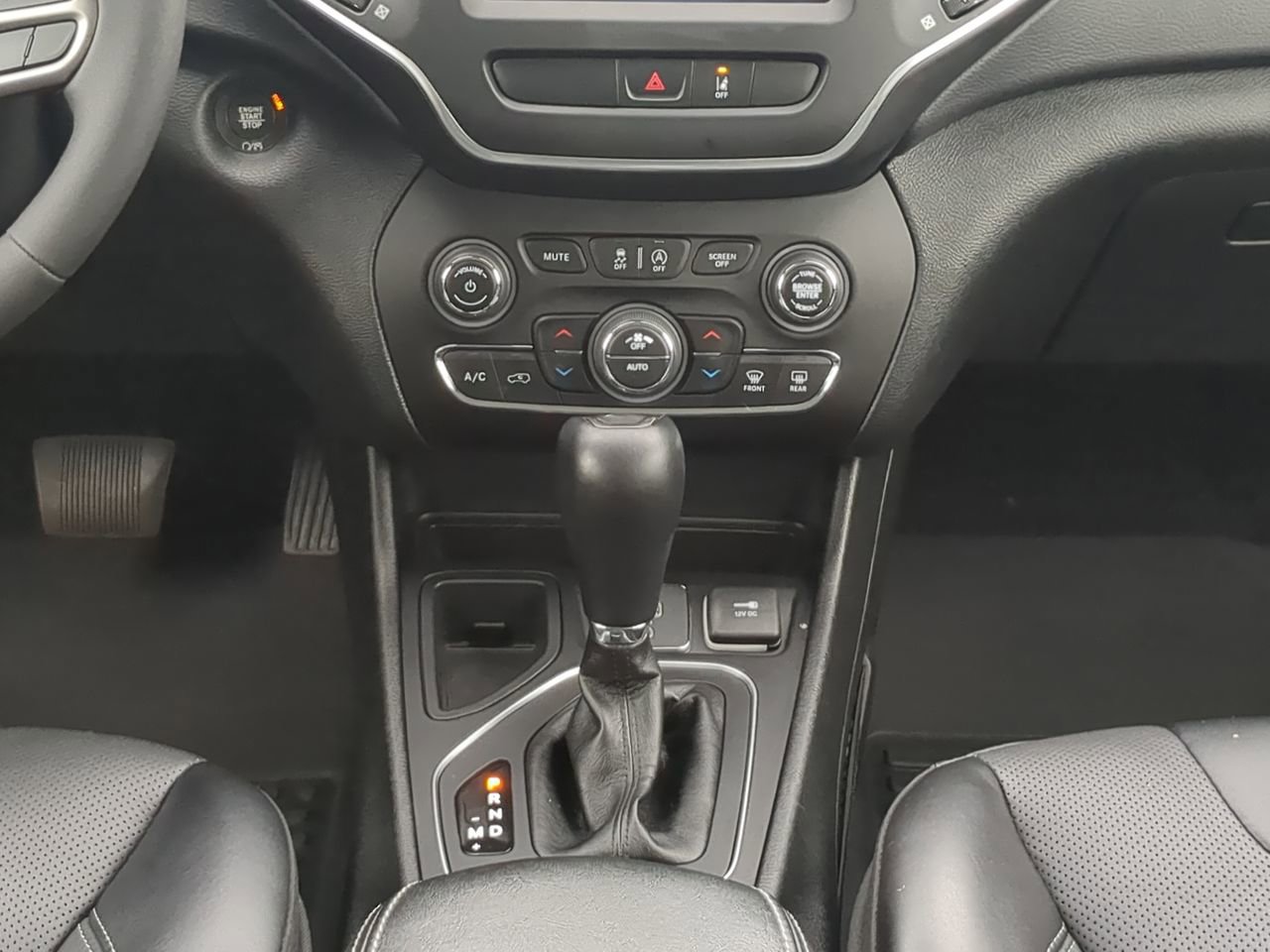 Used 2022 Jeep Cherokee Latitude Lux w/ Sun & Sound Group image 17