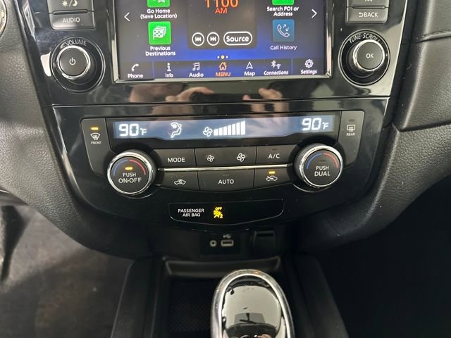 Used 2018 Nissan Rogue SV w/ Sun & Sound Touring Package image 23