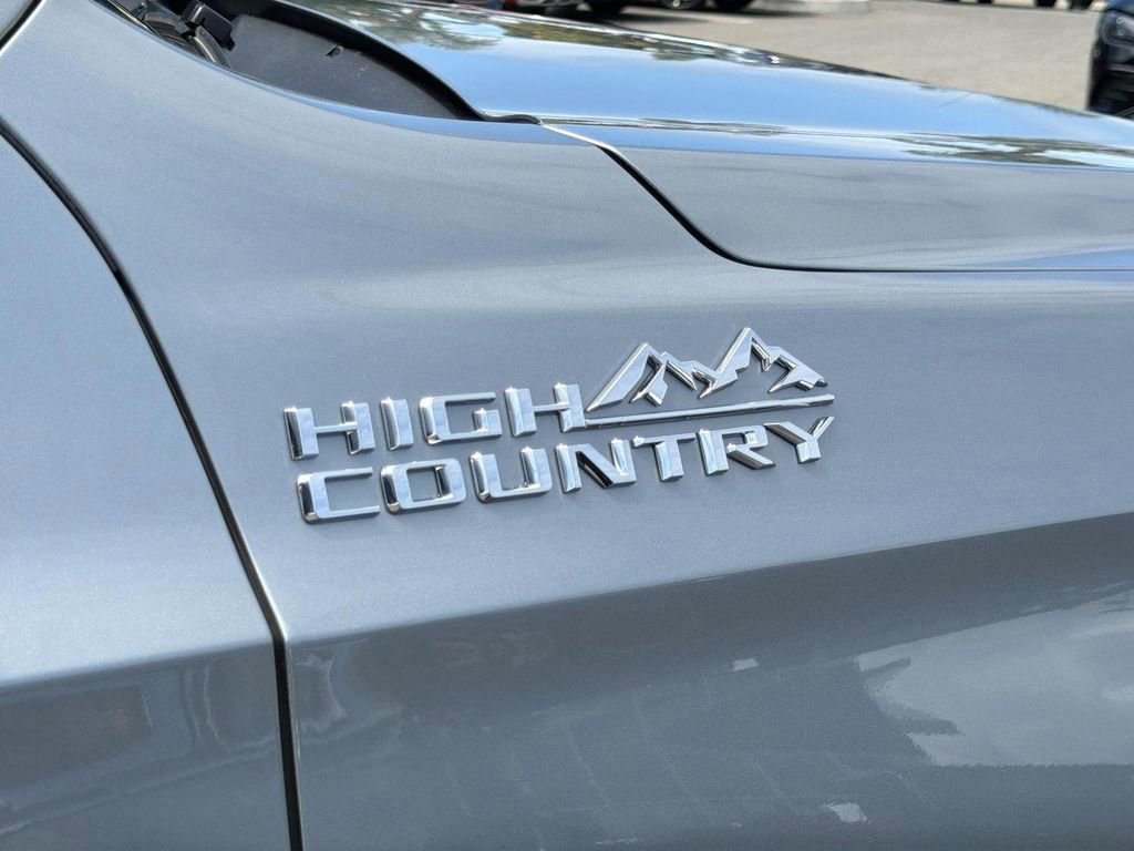 Used 2025 Chevrolet Tahoe High Country AWD/4WD image 29