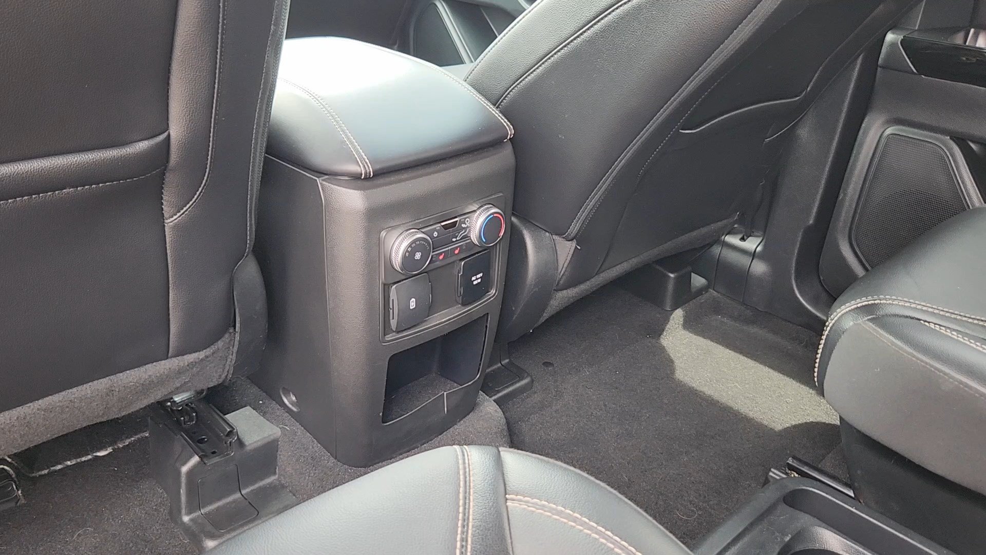 Used 2021 Ford Explorer ST w/ Equipment Group 401A AWD/4WD image 17