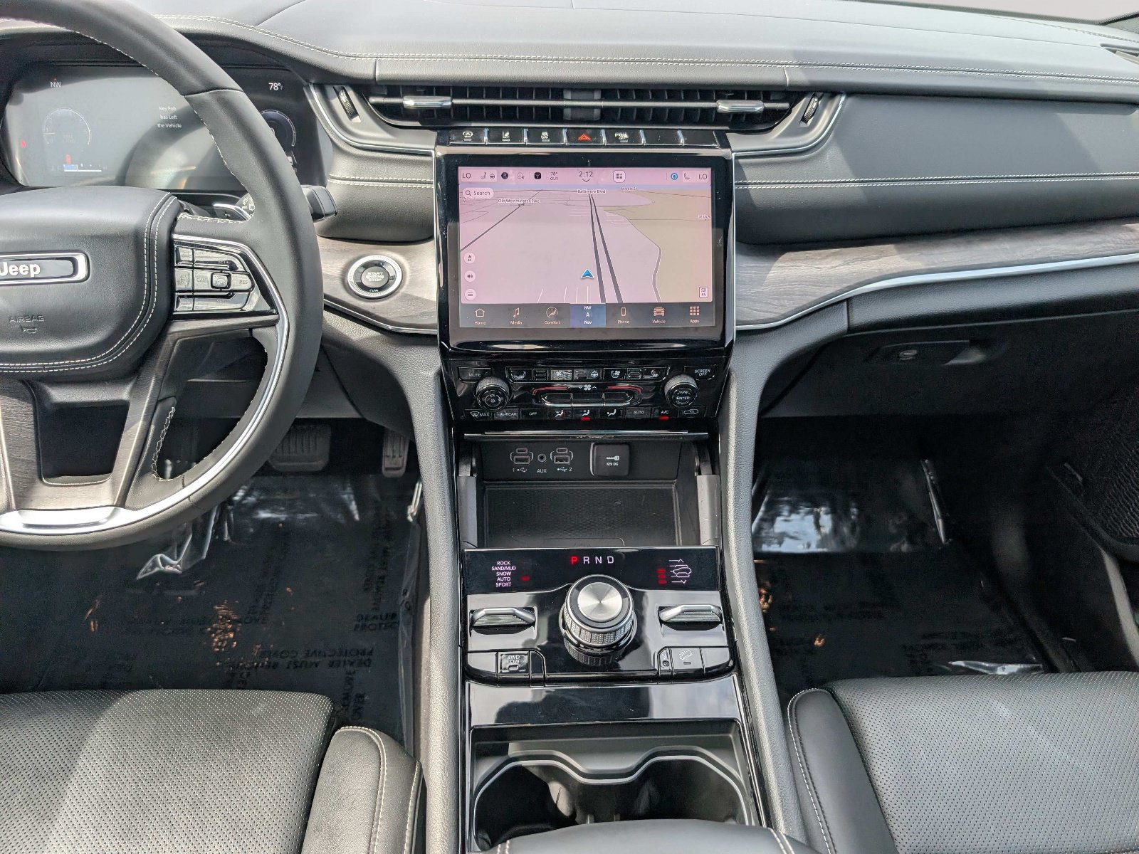 Used 2023 Jeep Grand Cherokee Overland w/ Luxury Tech Group IV AWD/4WD image 19