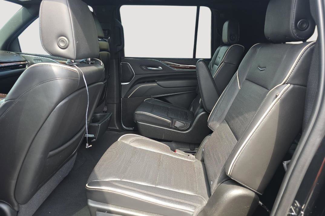 Used 2021 Cadillac Escalade ESV Premium Luxury AWD/4WD image 5