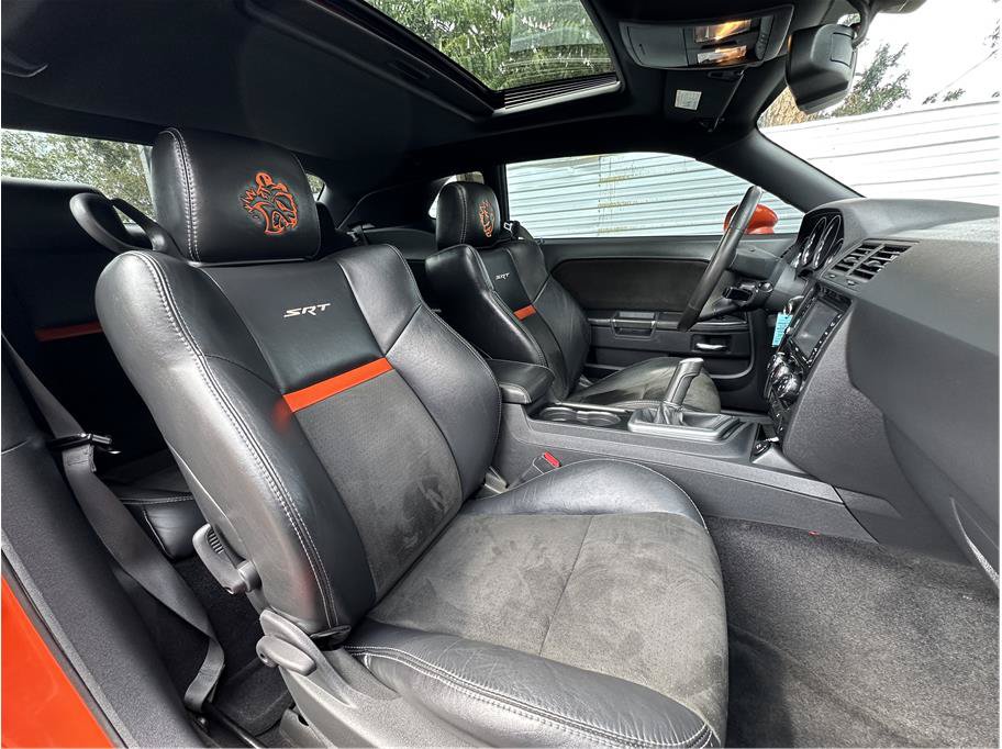 Used 2009 Dodge Challenger SRT8 w/ SRT Option Group II RWD image 15