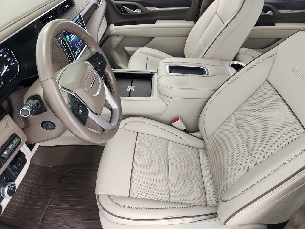 Used 2021 GMC Yukon Denali w/ Denali Premium Package AWD/4WD image 13