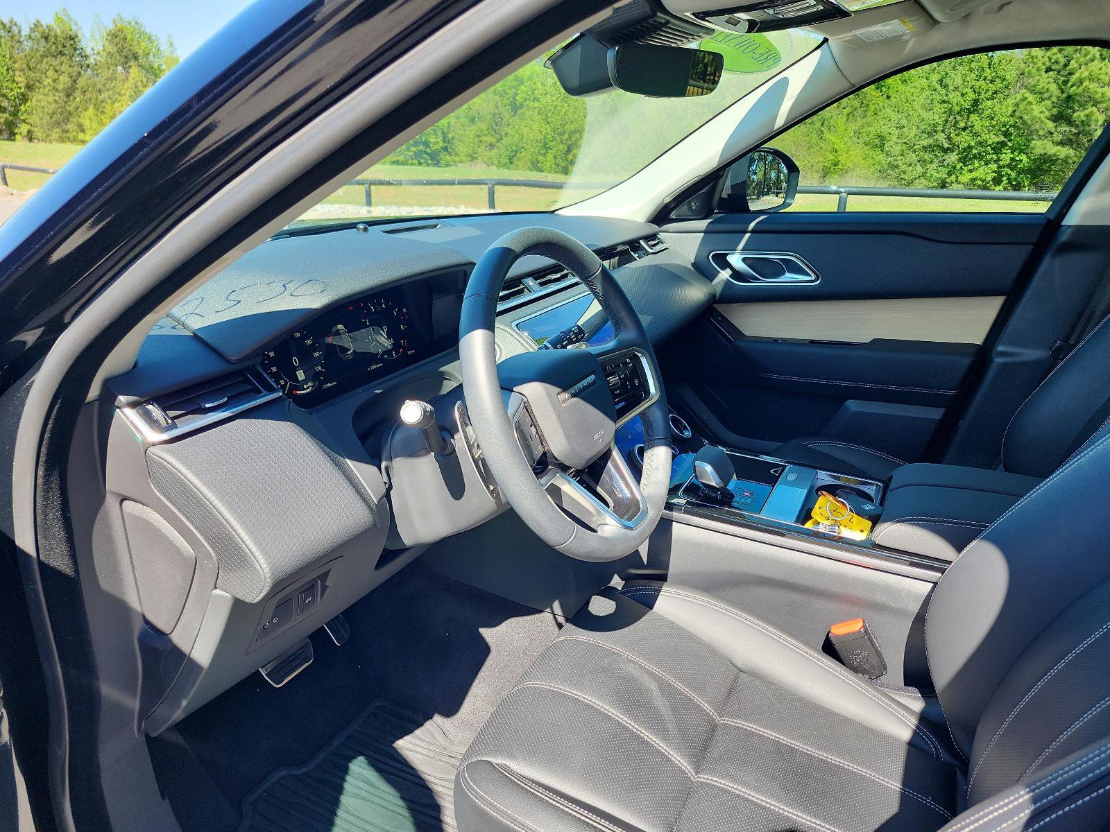 Used 2023 Land Rover Range Rover Velar R-Dynamic S image 14