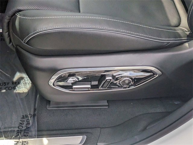 New 2024 Jeep Grand Cherokee Overland w/ Advanced Protech Group III image 14