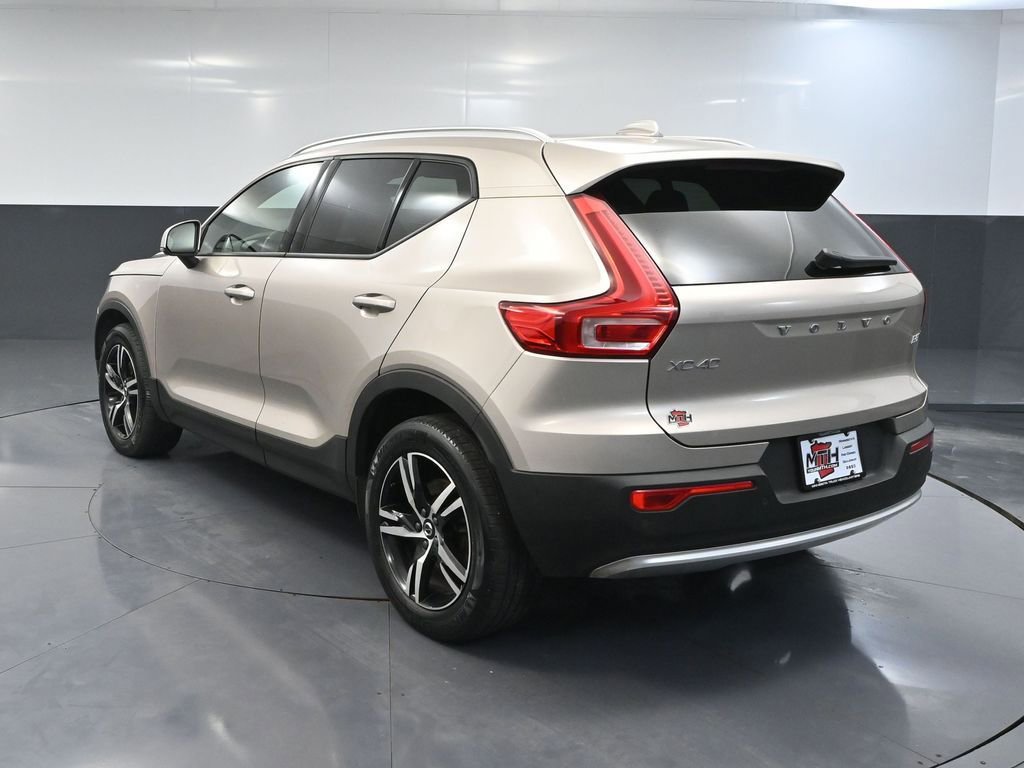 Used 2023 Volvo XC40 B5 Core AWD/4WD image 9