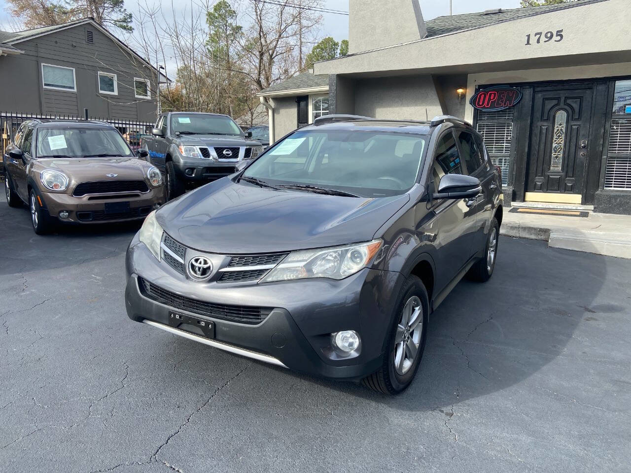 Used 2015 Toyota RAV4 XLE FWD image 2