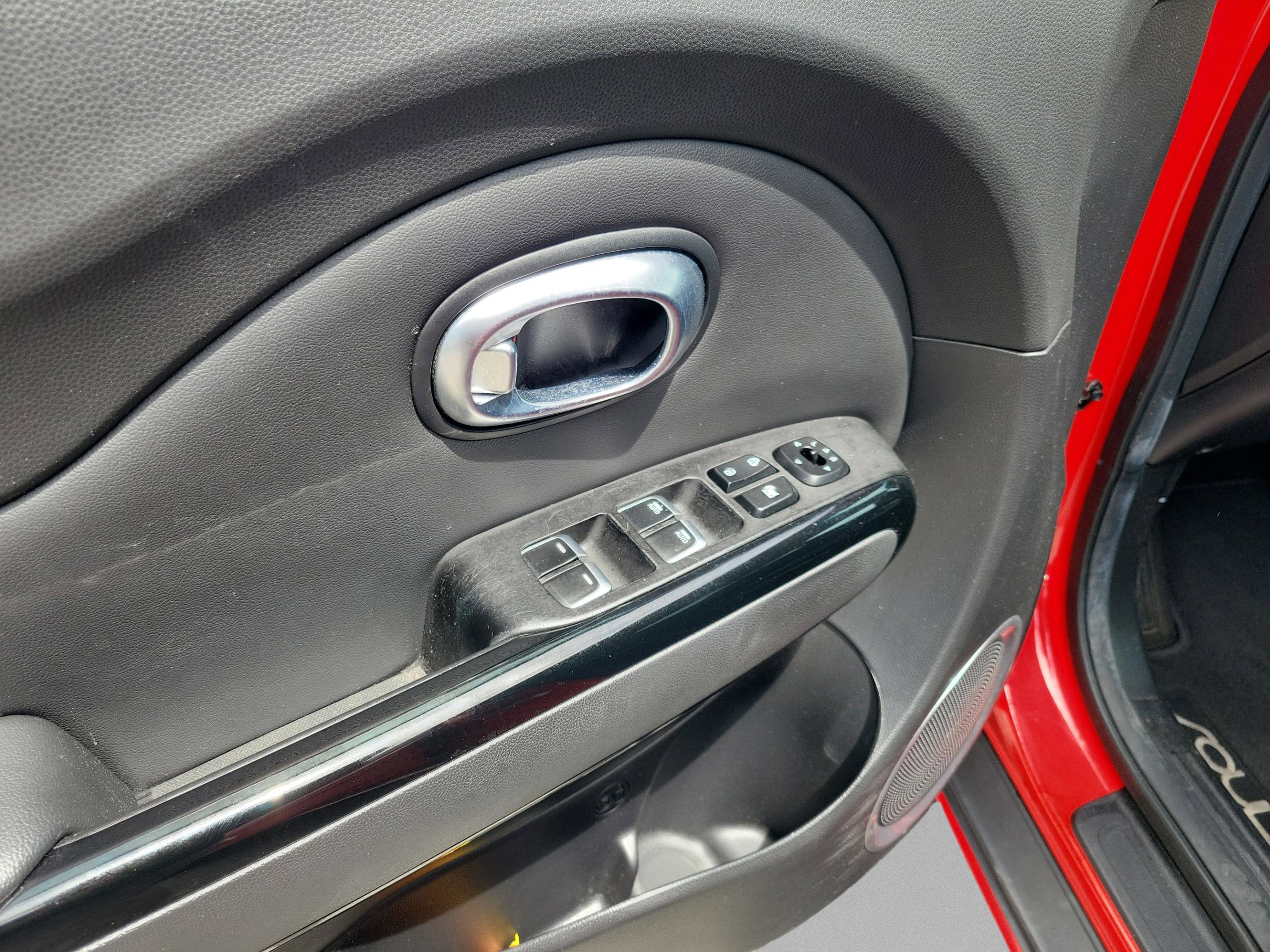 Used 2018 Kia Soul ! image 15