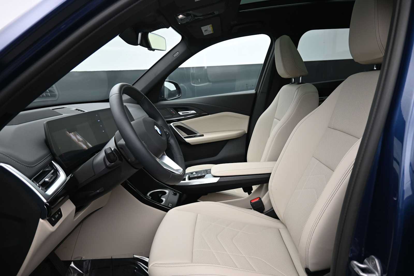 Used 2025 BMW X1 xDrive28i w/ Technology Package AWD/4WD image 10