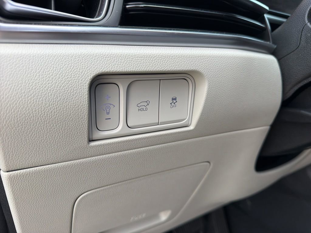 Certified 2025 Kia Sorento EX image 16