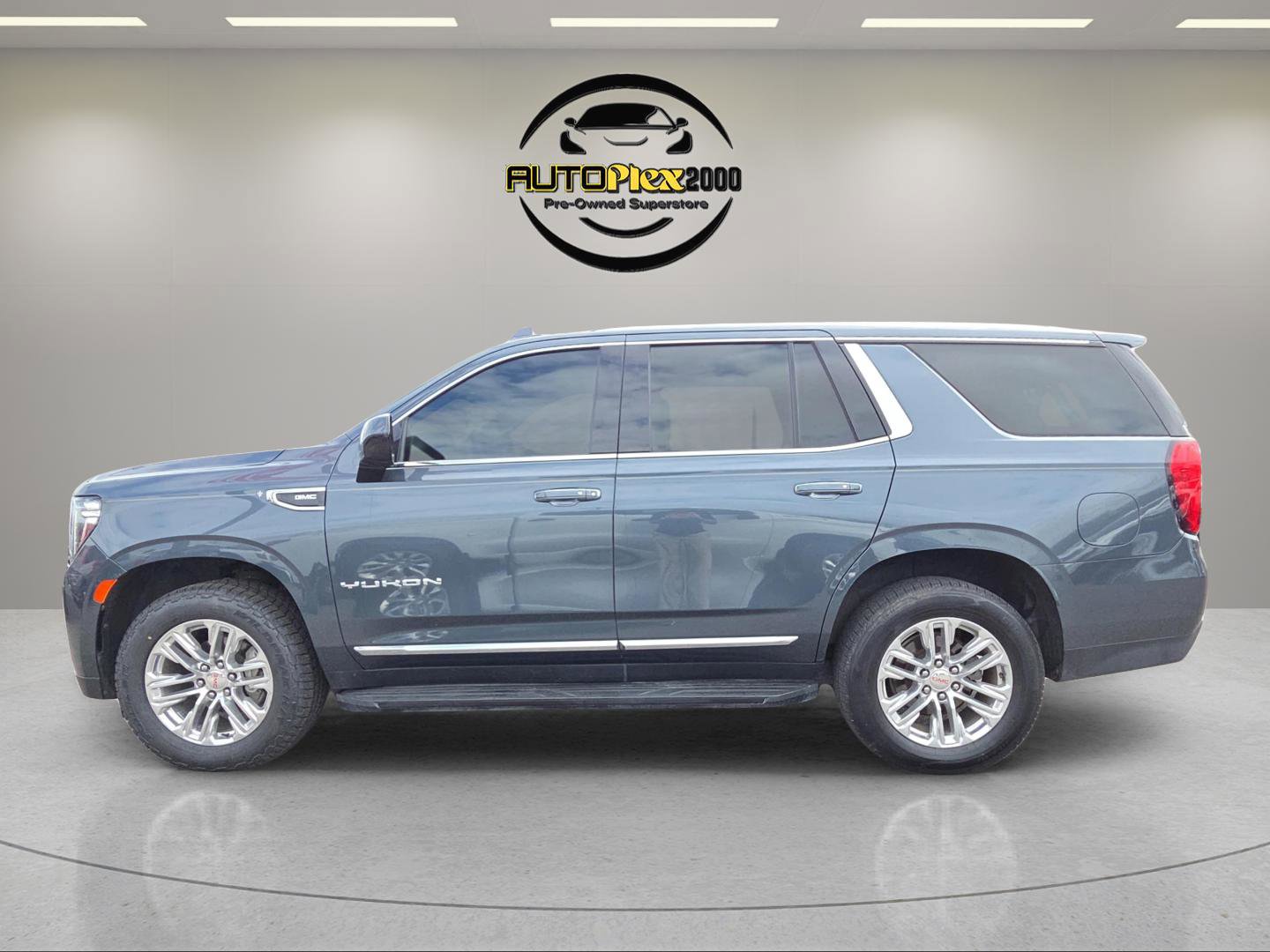 Used 2021 GMC Yukon SLT image 3